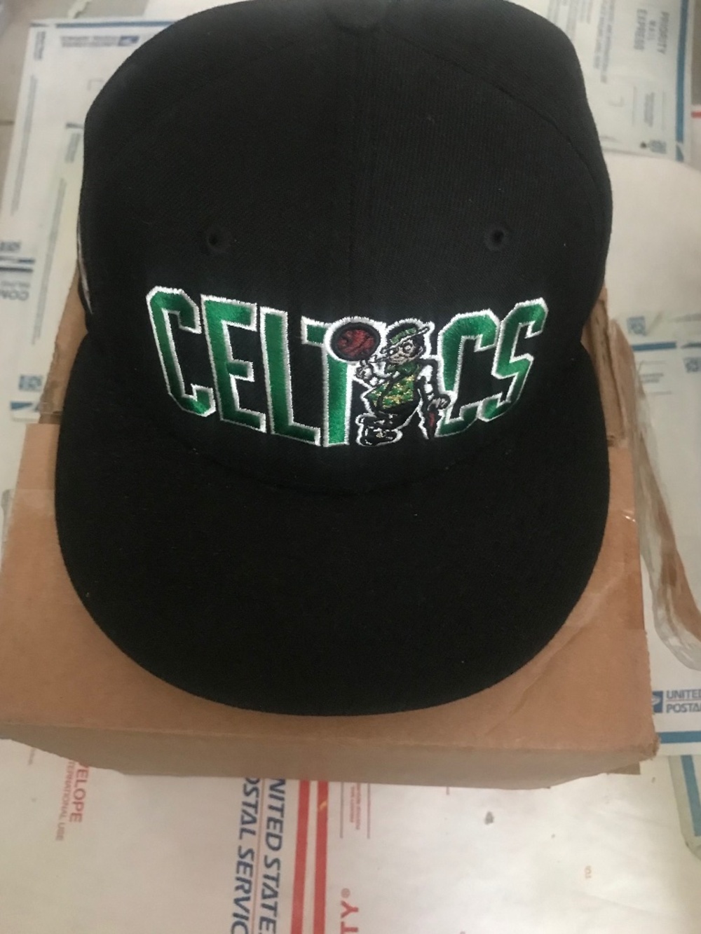 Men’s Rare New Era Boston Celtics METALLIC BLACK EDITION 9FIFTY Leather StrapBac